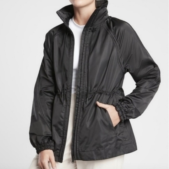 Athleta Women's Black Escape Jacket Lightweight Ventilated Back Cape - Size L - Picture 1 of 16
